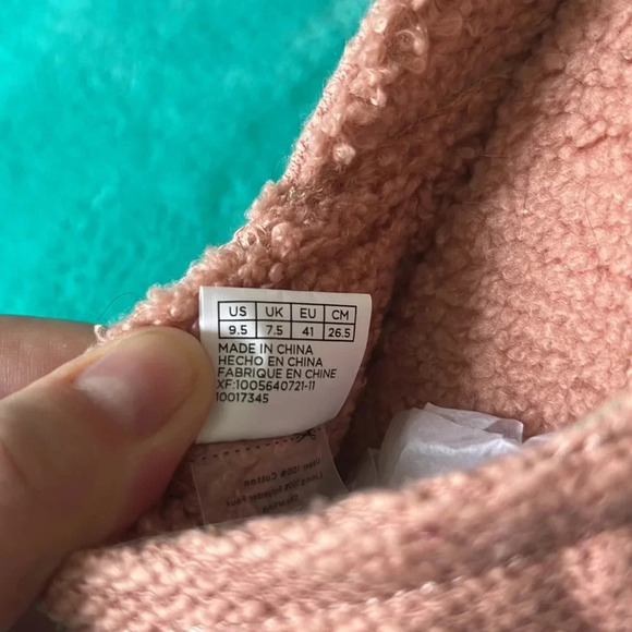 NWOT Toms x West Elm slip on shoes. Women’s size 9.5 NWOT - Picture 5 of 6